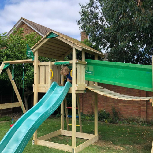 Estructura de escalada Jungle Gym con tobogán